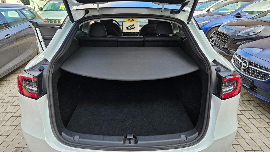 Tesla Model Y LR AWD Berlin SoH 92,6% - 9