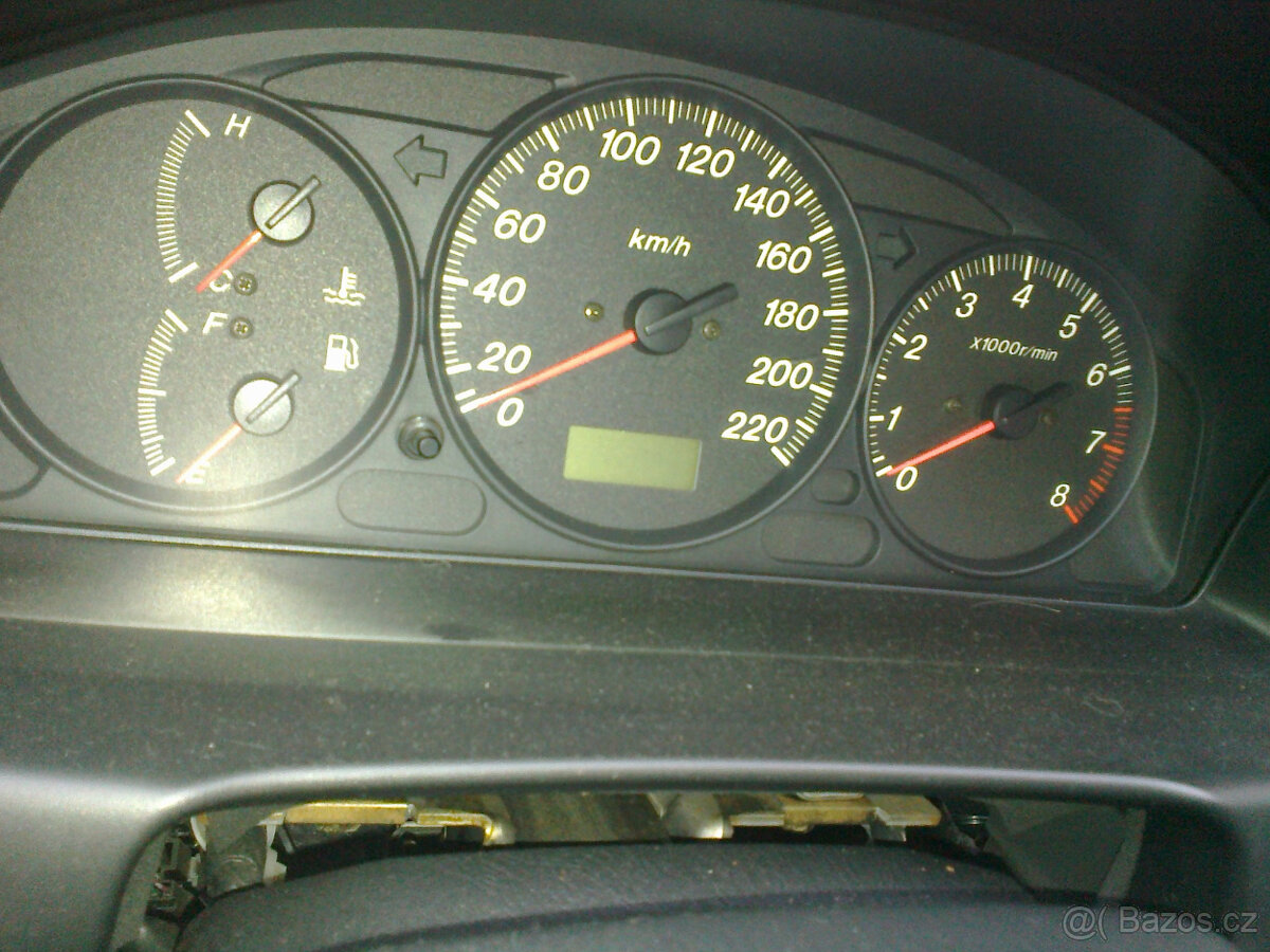 Mazda 323 - 9