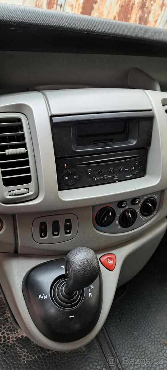 Renault Trafic 2.0dci automat - 9