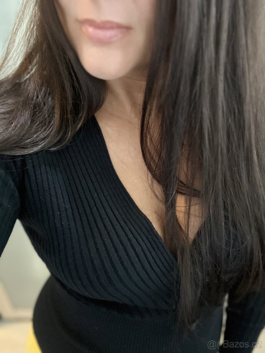 Dáms. černý top/tričko/svetřík s dl. ruk. a výstřihem – M/L? - 9