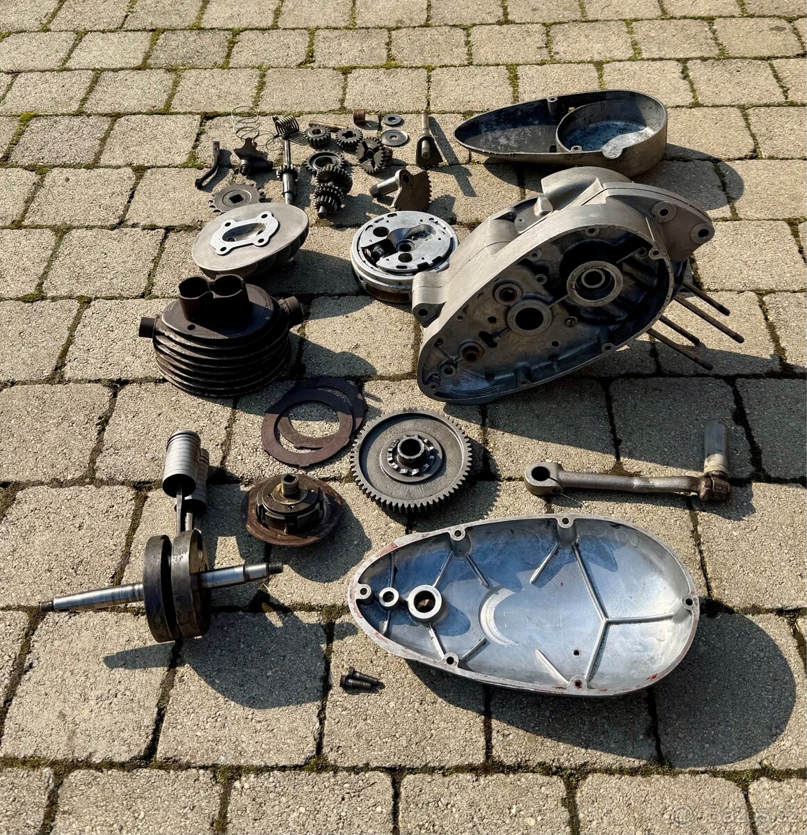 Manet M90 - rozebraný motor - 9