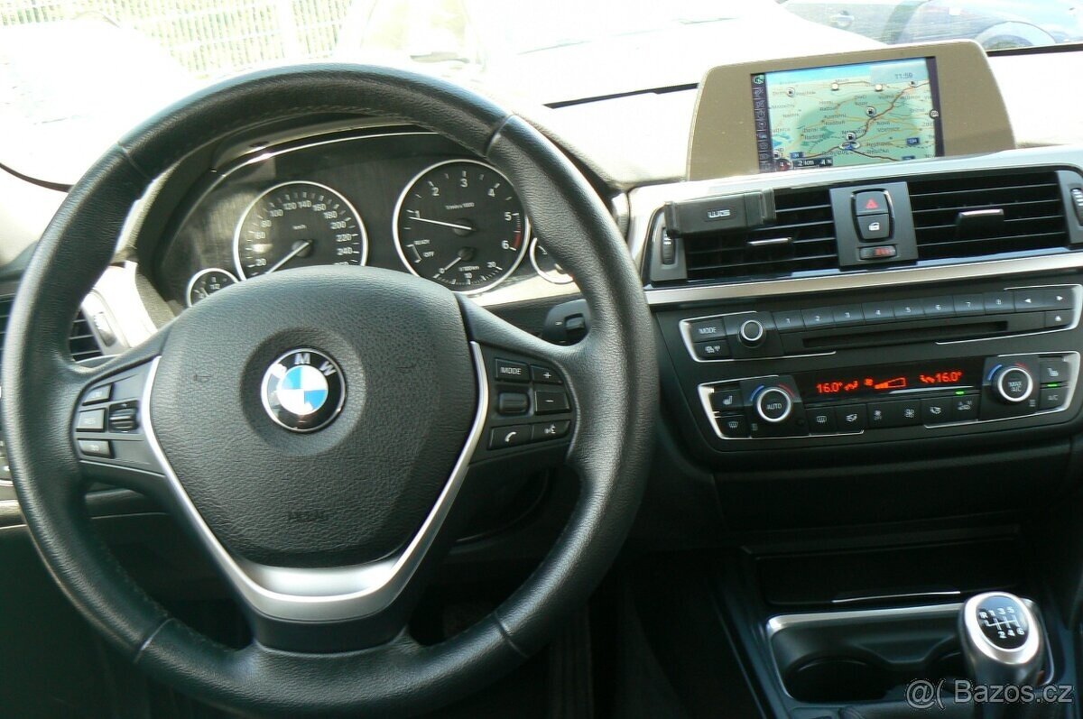 BMW 3 2.0 318d Combi - 2014 - 9