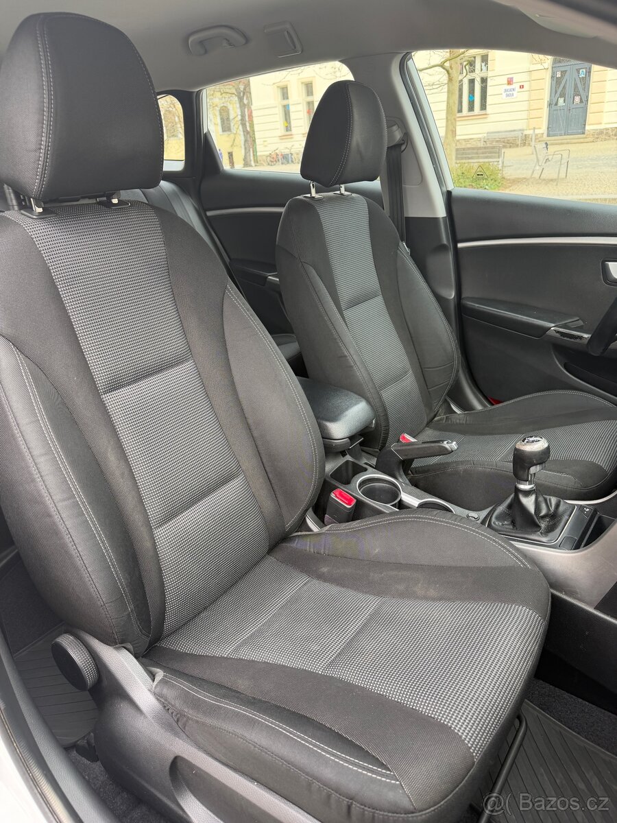 Hyundai i30 combi 1.6TDi 2017 - 9