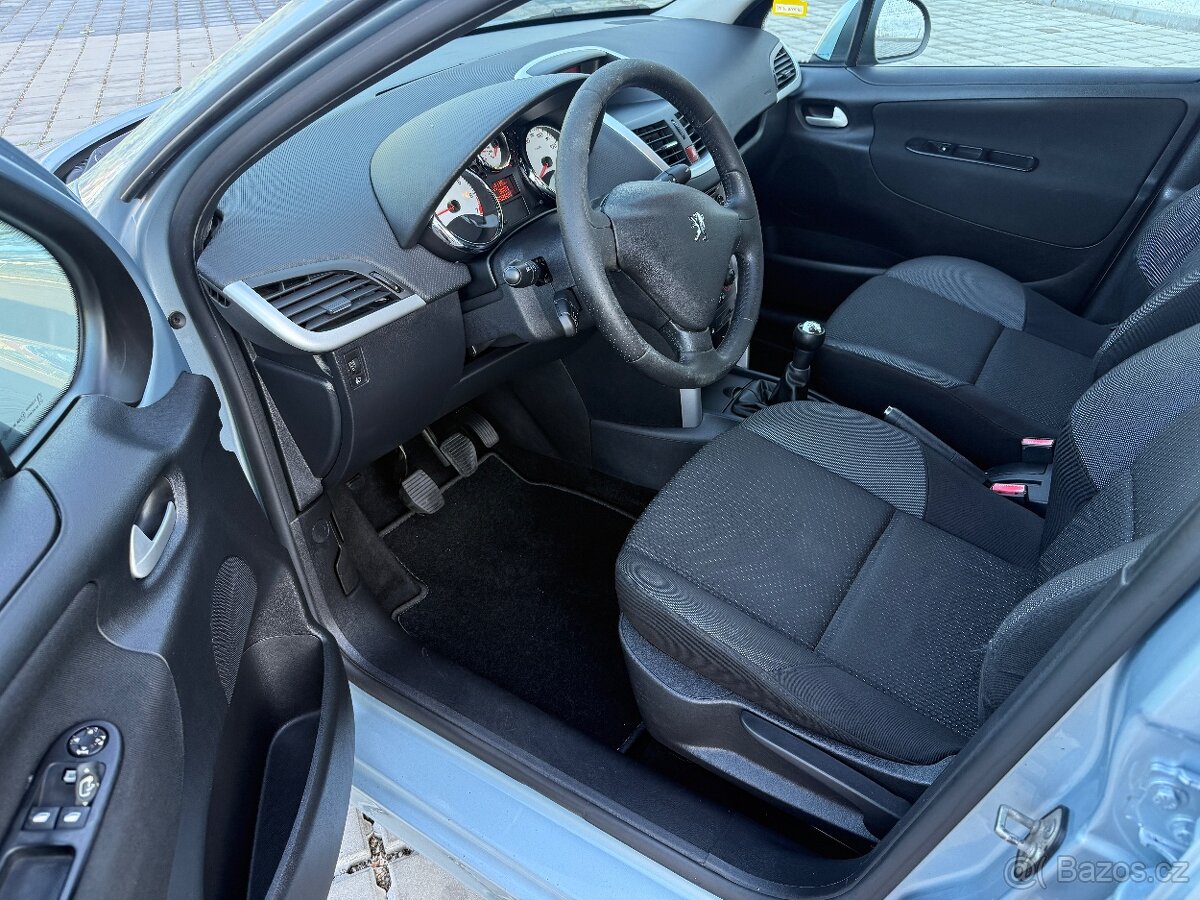 Peugeot 207 SW kombi 1,4i 70kW r.v.2011 Serviska - 9