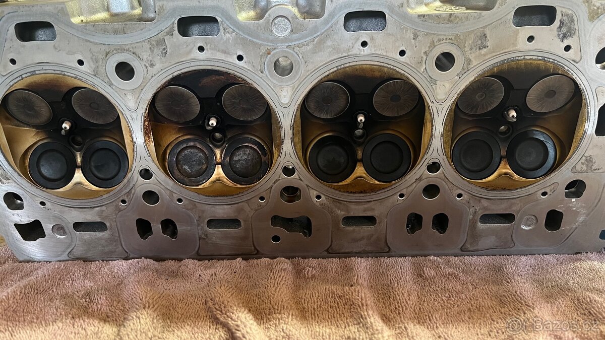 Hlavy motoru BMW N63B44 Twin Turbo - 9