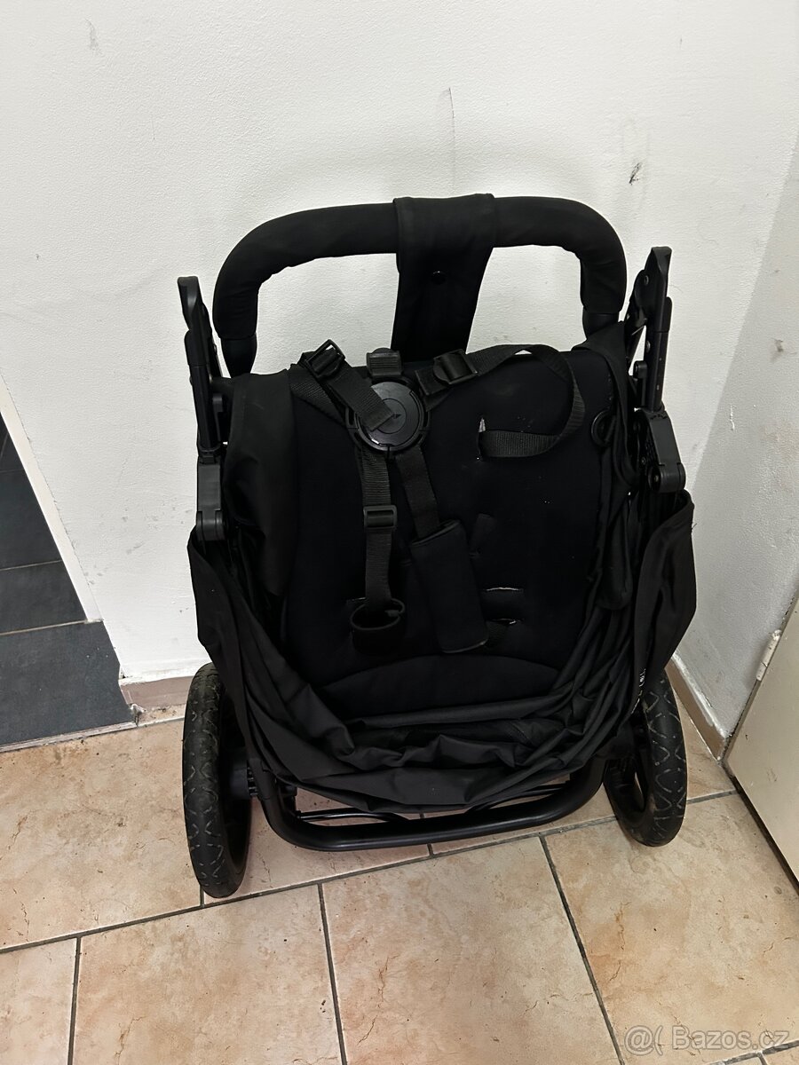 Kočárek Hauck Rapid 3R – super stav - 9