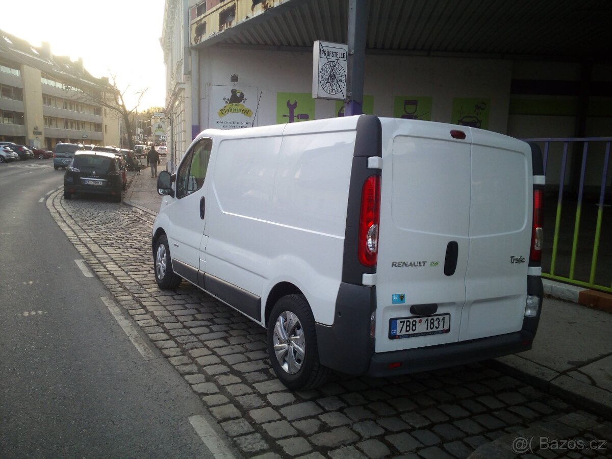 Renault Trafic 2.0 Tdci 84 Kw - 9