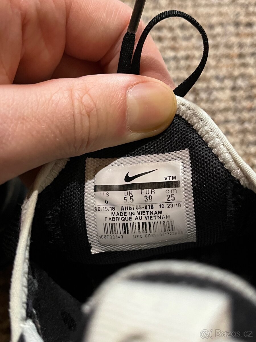 Nike Air Max 270 - 9