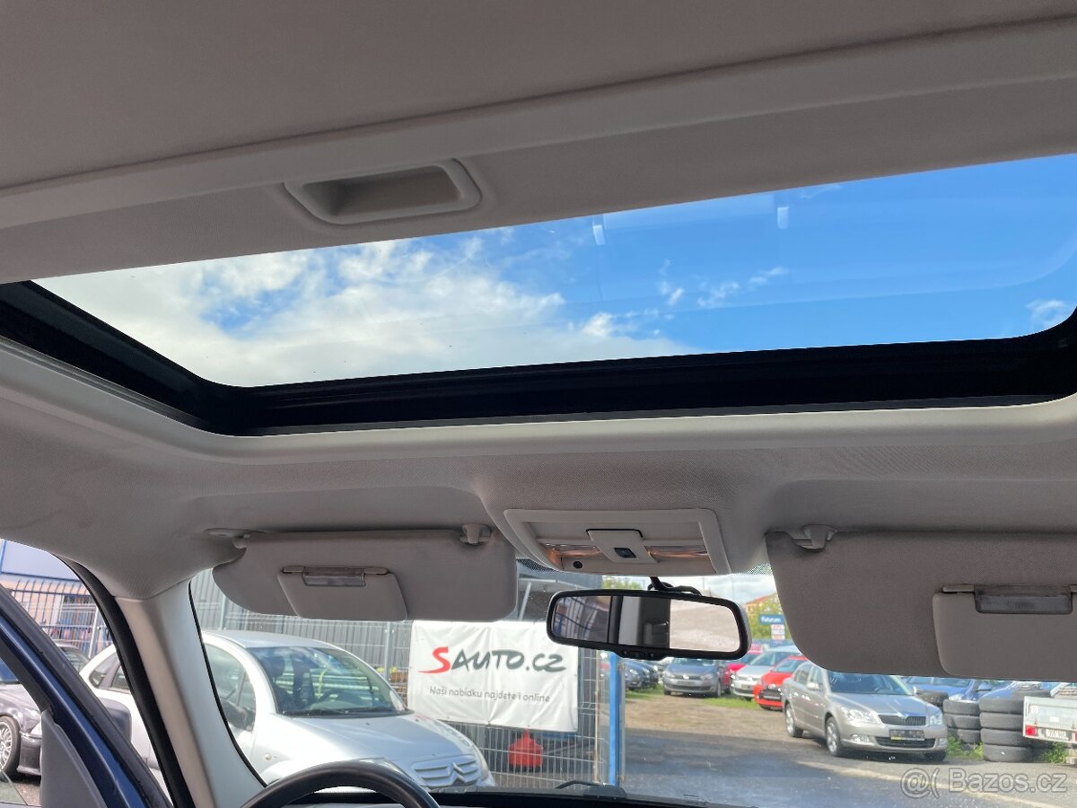 JEEP CHEROKEE 2.8CRDI 130KW 4WD AUTOMAT ČR 2009 - 9