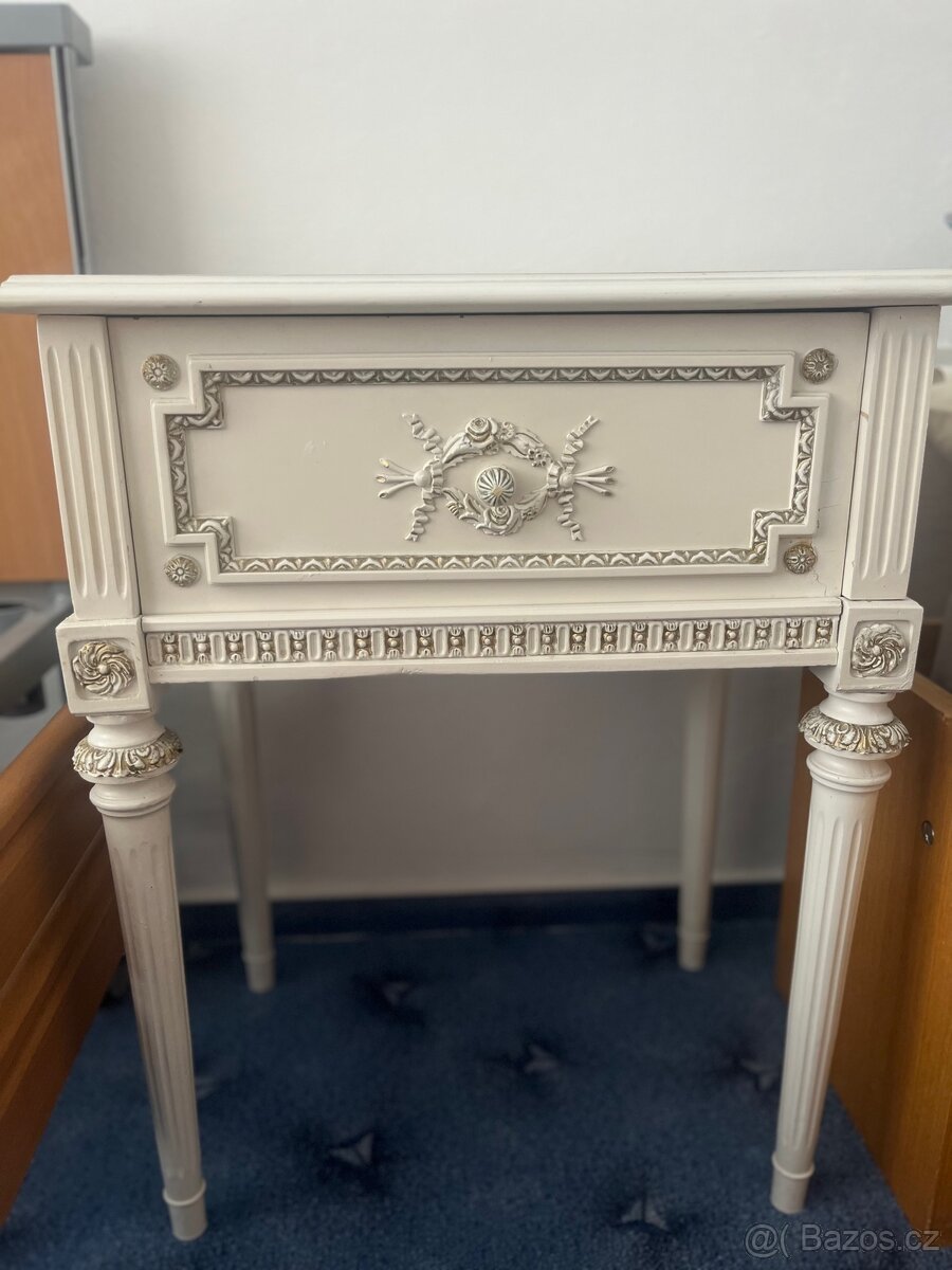 Prodávám ložnicovou sestavu Ludvíka XIV - 9