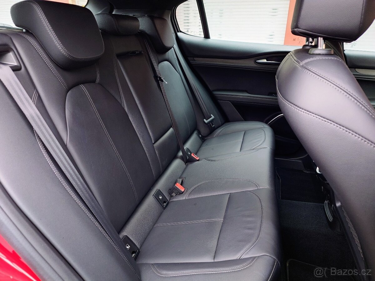 Alfa Romeo Stelvio 2023 2.0 Ti 206 kW - 9