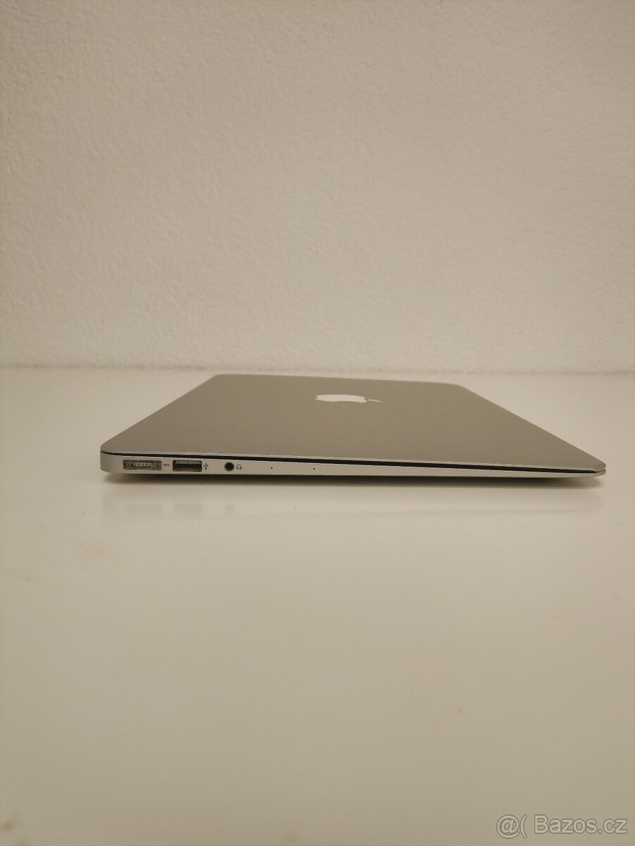 MacBook Air A1466 2017 | i5 | 8 GB RAM | 128 GB SSD - 9