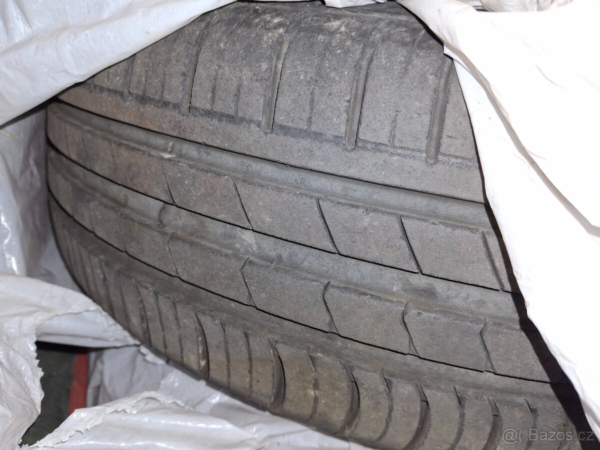 Dacia sandero 1.4 - 9