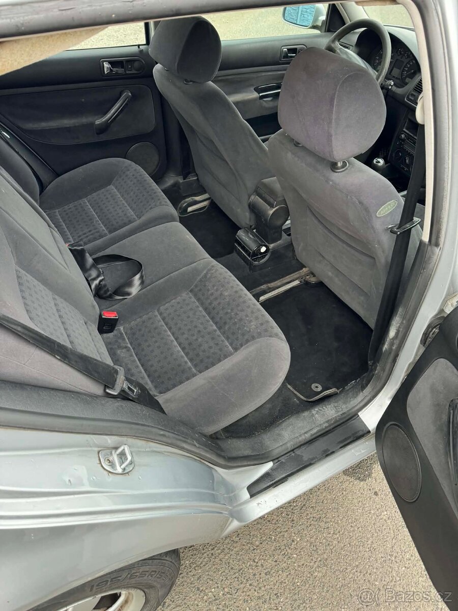 Volkswagen Golf IV - 9