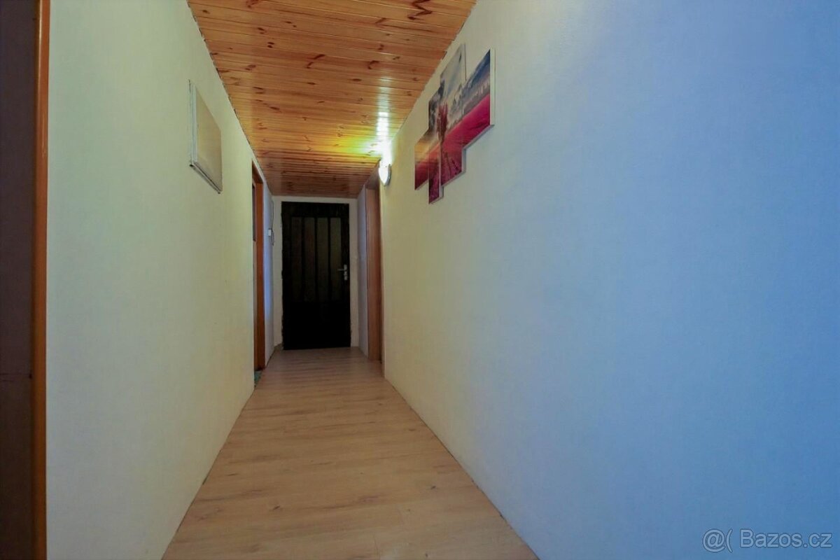 Prostorný rodinný dům se zahradou 2655 m², 3 km od Bruntálu - 9