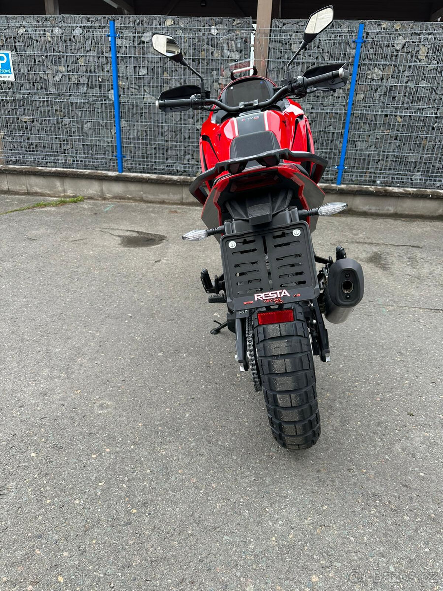 Moto Morini X-CAPE 700 červená drátěná kola - 9