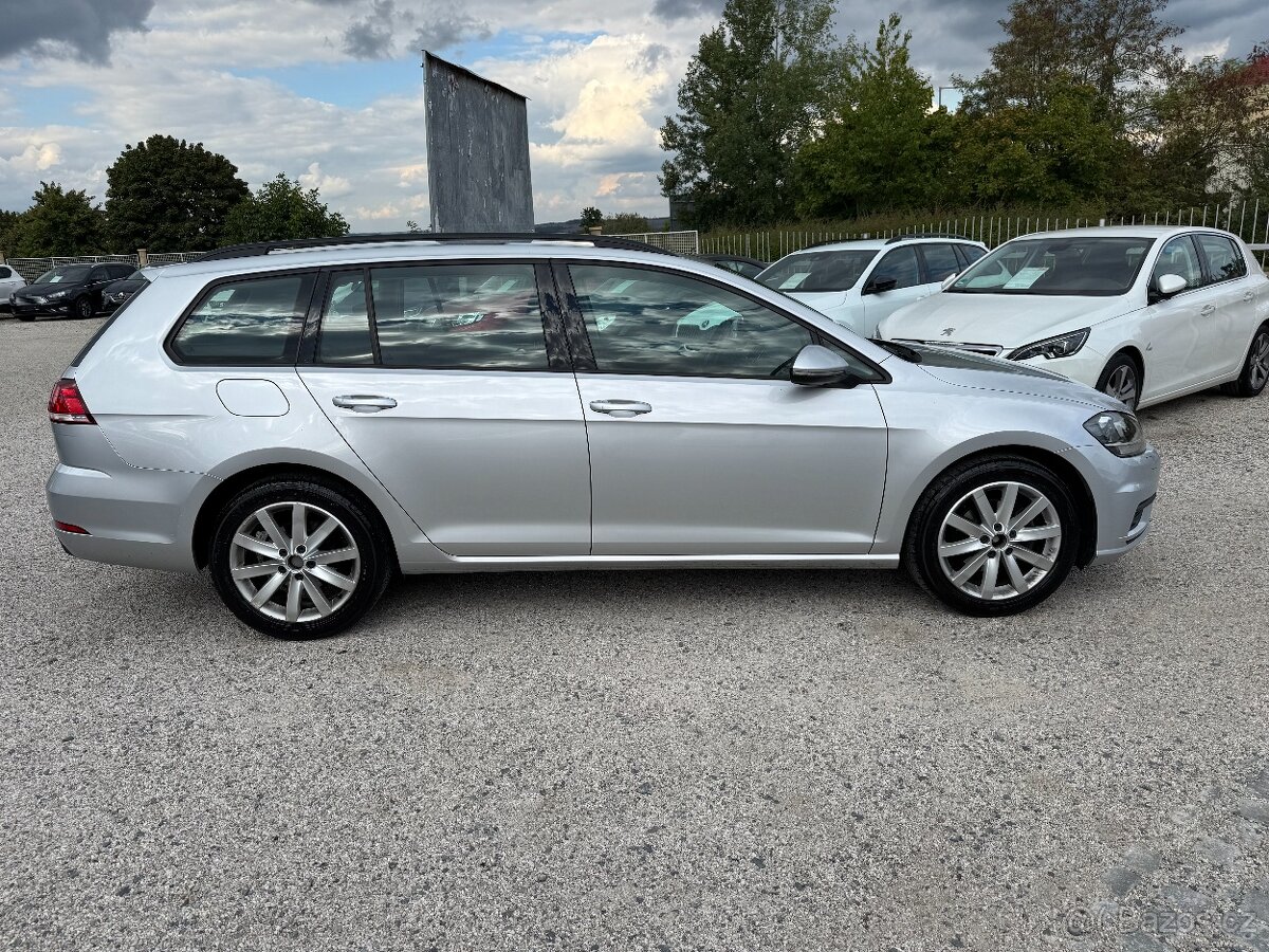 Volkswagen Golf 1.6 TDi 85KW Manuál Park.senzory Navi. - 9