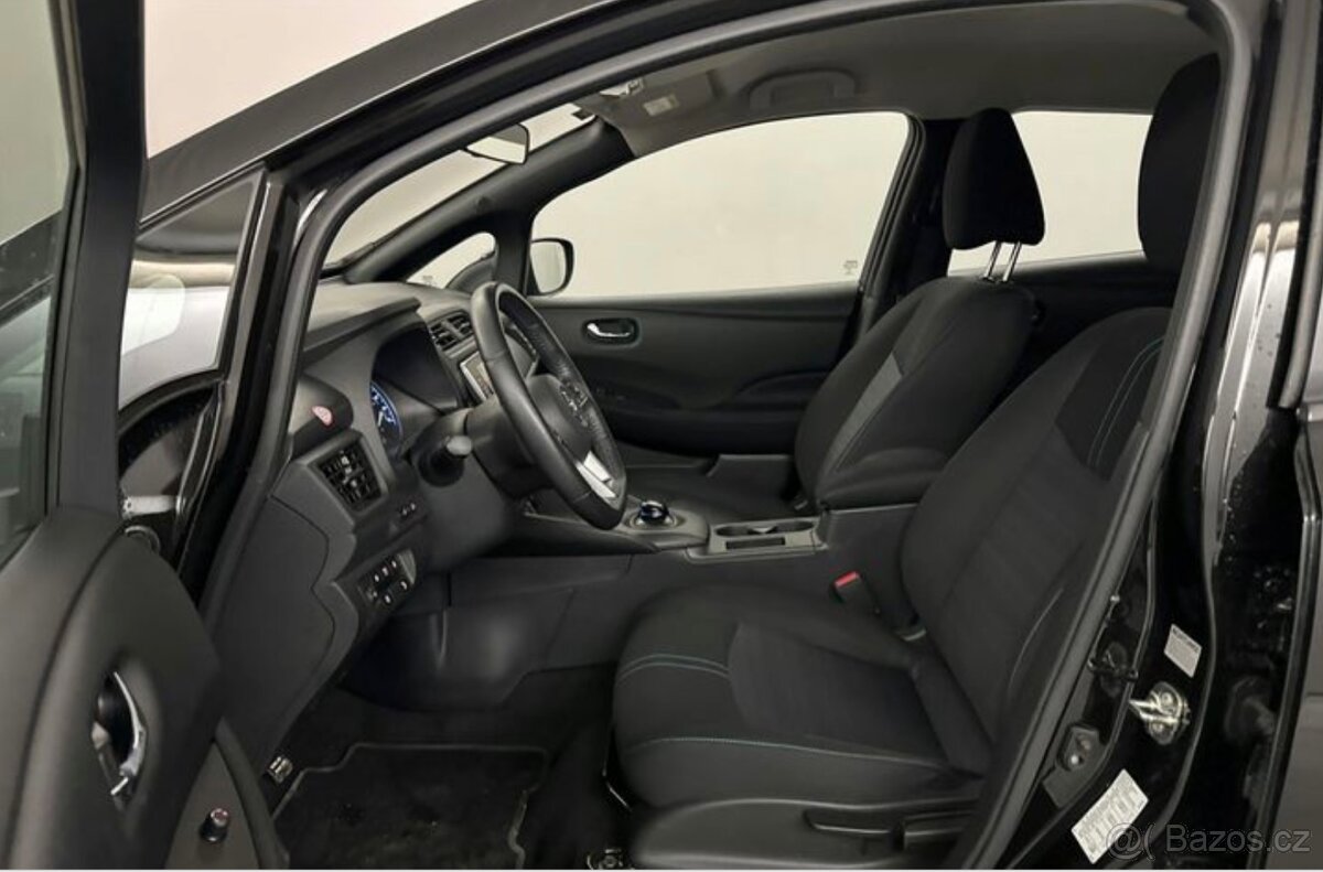 Prodám Nissan LEAF, 40 kWh Acenta - 9