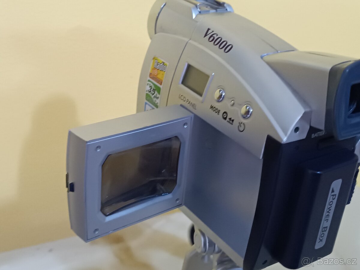 Retro kamera Sony V6000 - 9