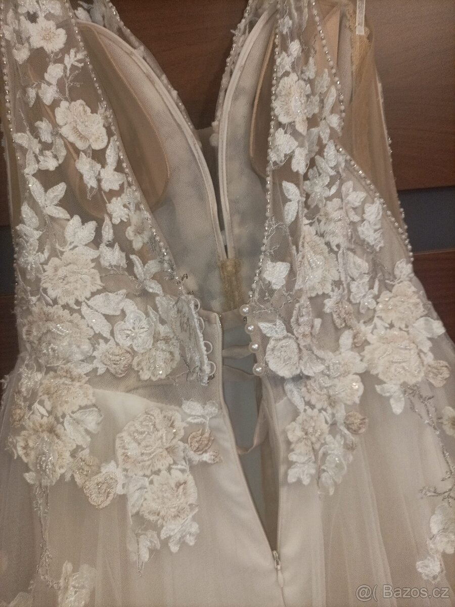 Svatební šaty - 9