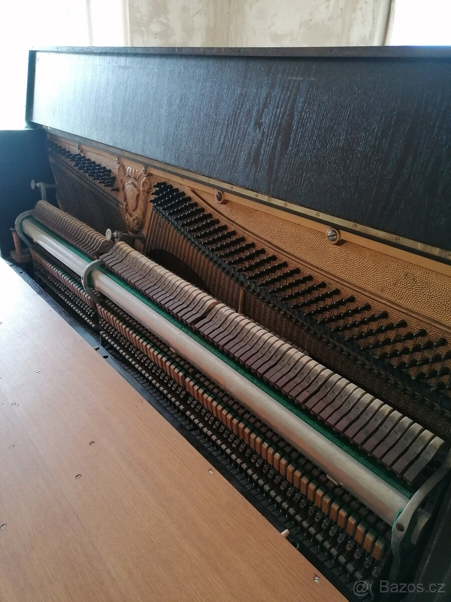 Pianino AUGUST FÖRSTER - 9