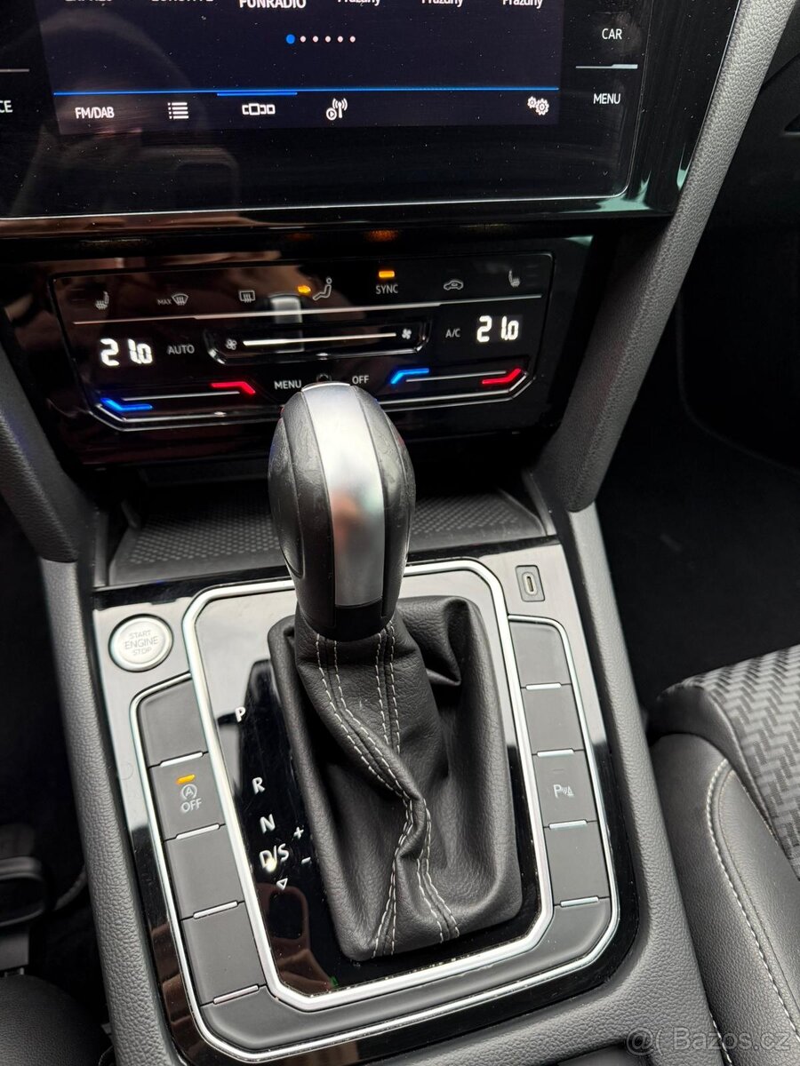 Volkswagen Passat Variant R-Line 2.0 TDI DSG - 9