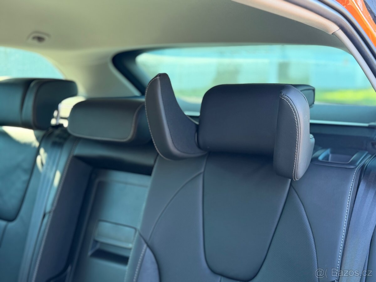 Škoda Octavia Combi Exclusive Selection - 9