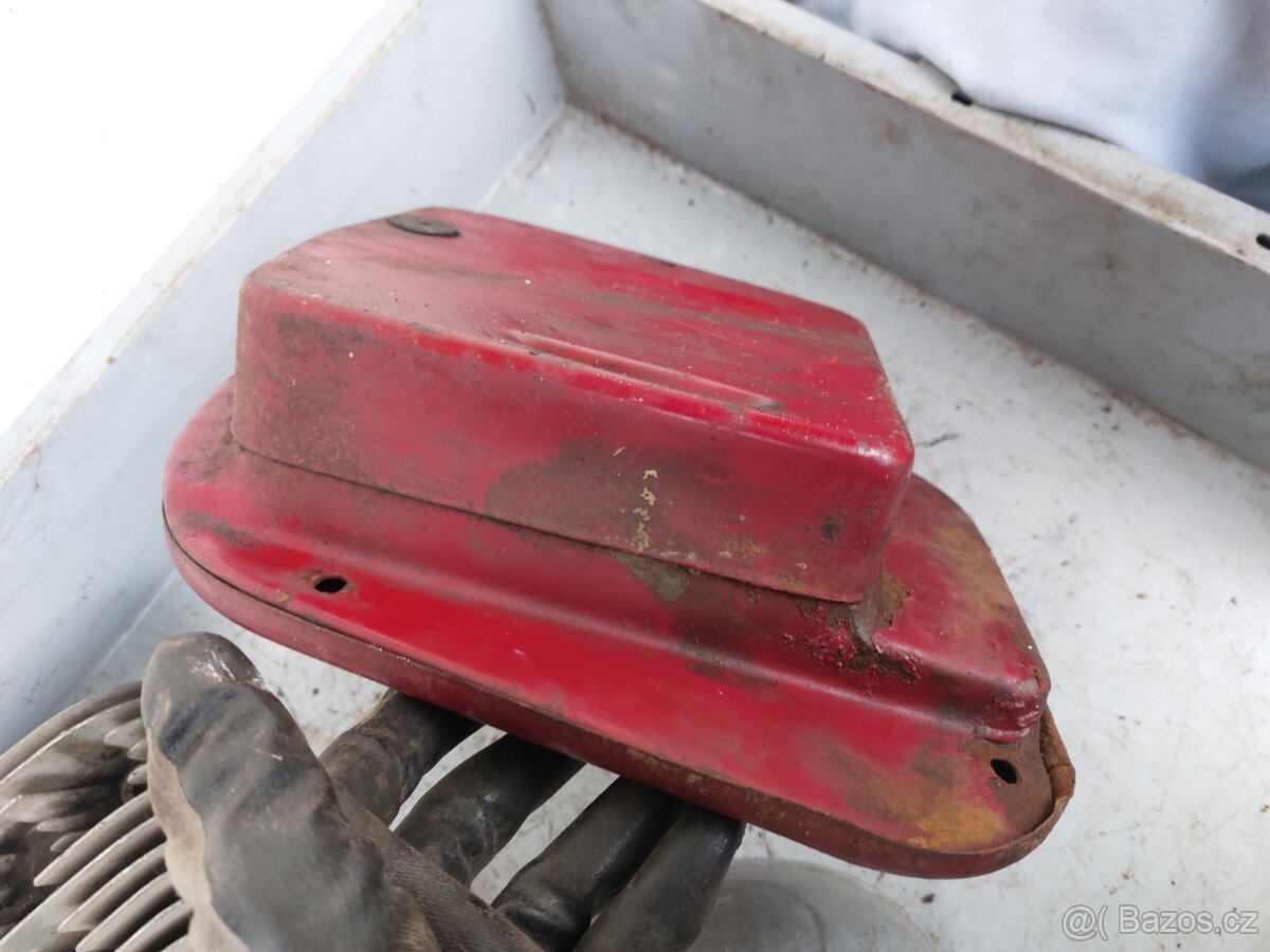 Jawa 350 viko, hlava a baterkovy kastlik - 9