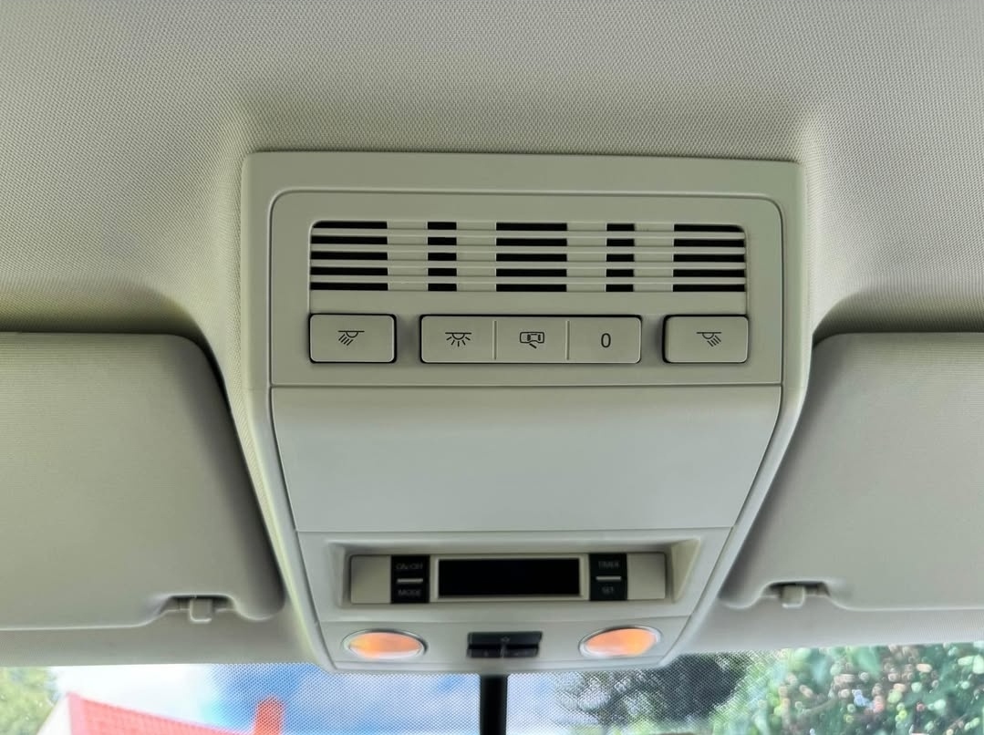 VW Multivan 2.0 BiT 4 MOTION - 9