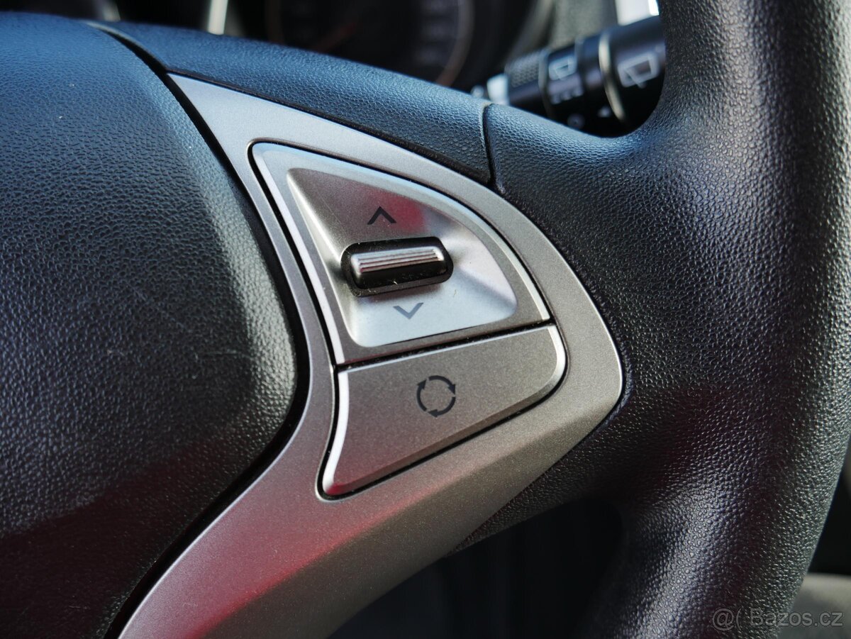 Hyundai Ix20 1.4i , 66 kW benzín, 2011 - 9