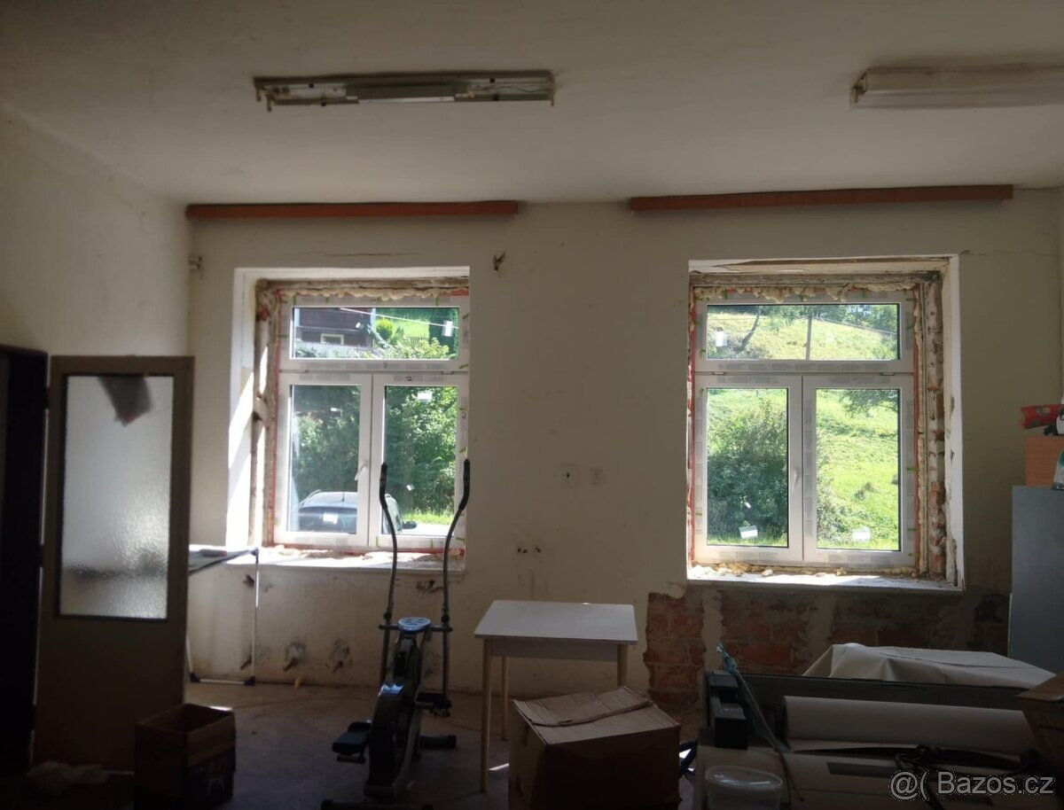 Velký rodinný dům k rekonstrukci - 9
