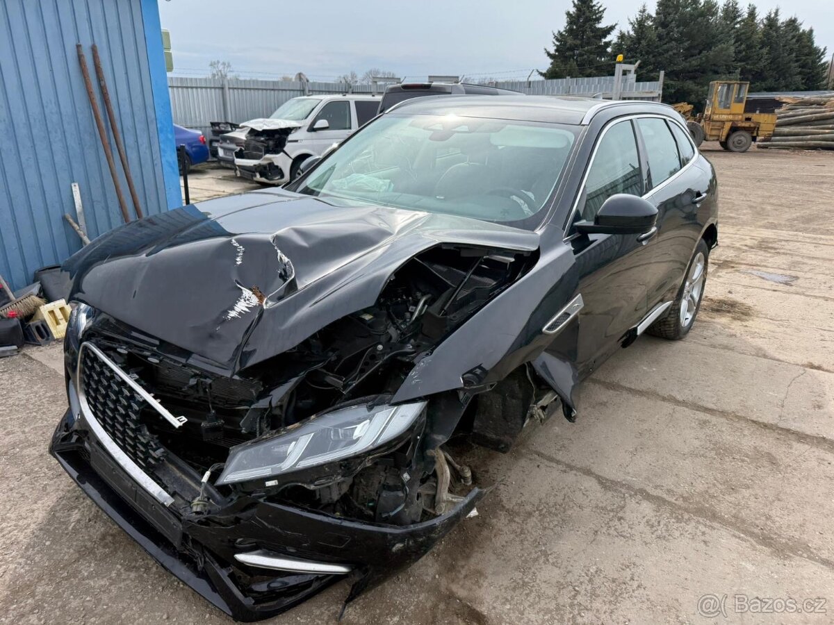 Jaguar F-Pace P400e 2022 - 9
