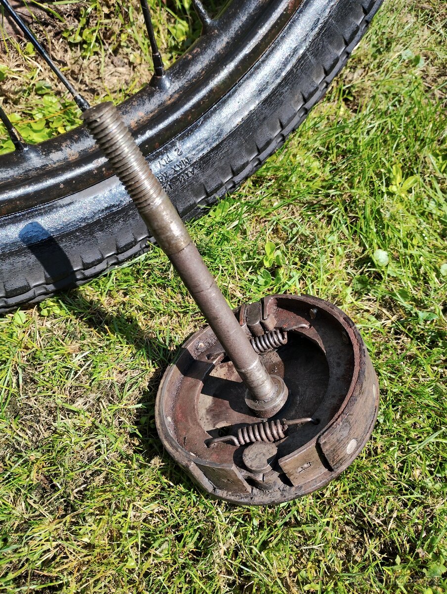 Prodám originální patinové kolo ČZ 98 ccm + brzda - 9