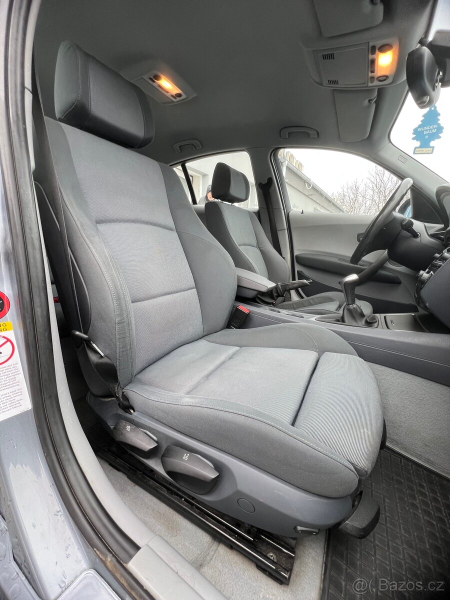 BMW E87 118i, Manuál, Tažné, PDC - 9