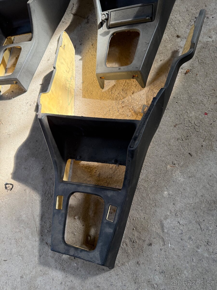 E30 - středový kryt - 9