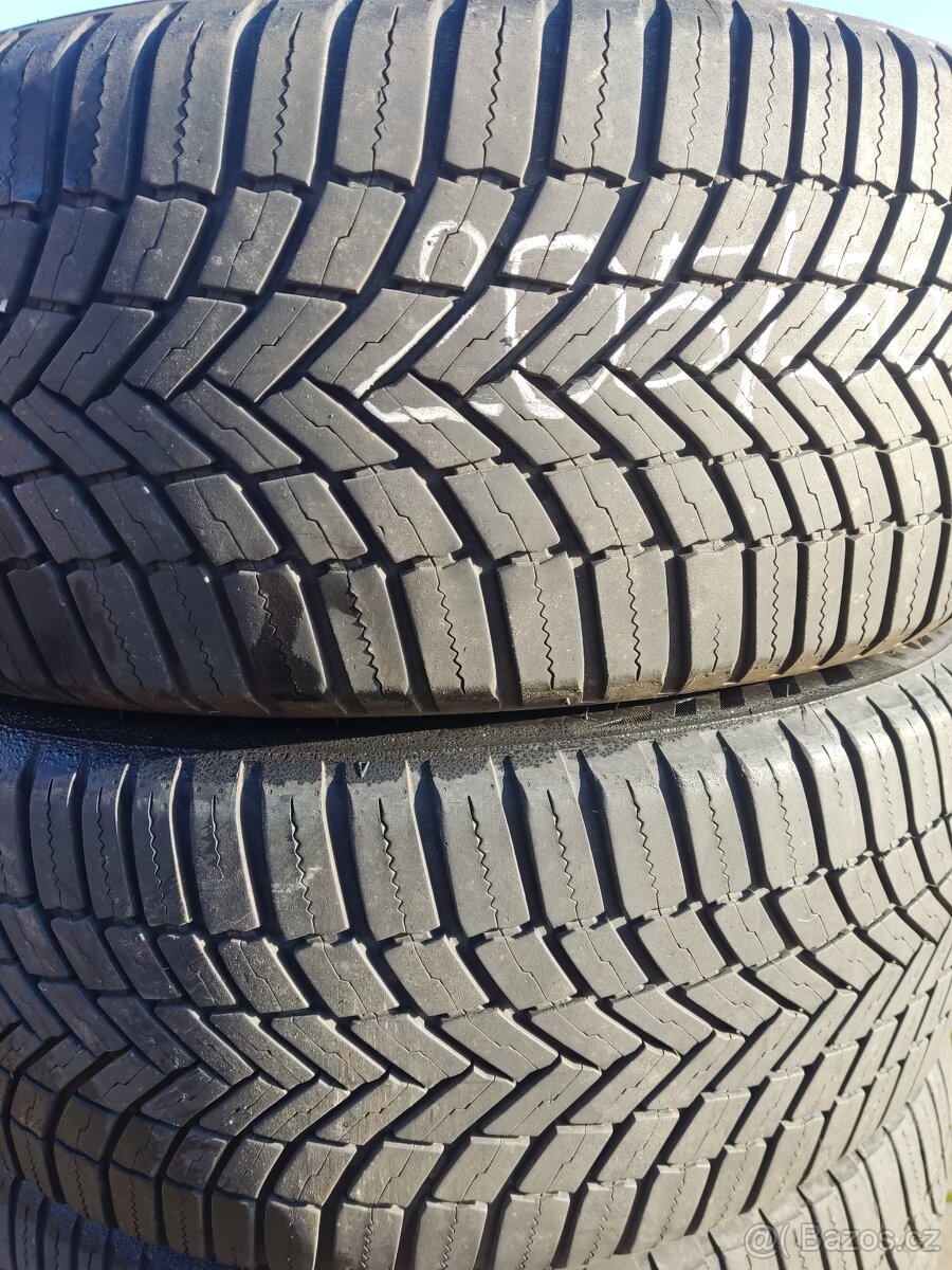 Bridgestone 205/50 R17 CELOROČNÍ - 9