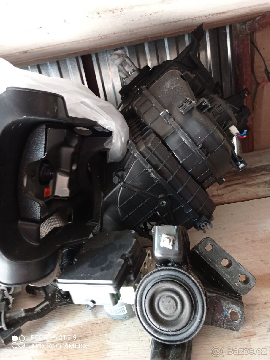 Hyundai 20 r.2020, motor má prasklý blok od poloosy - 9