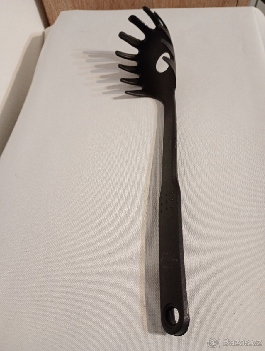 Kuchyňské nářadí závěsné, plast, nové, 5 ks - 9