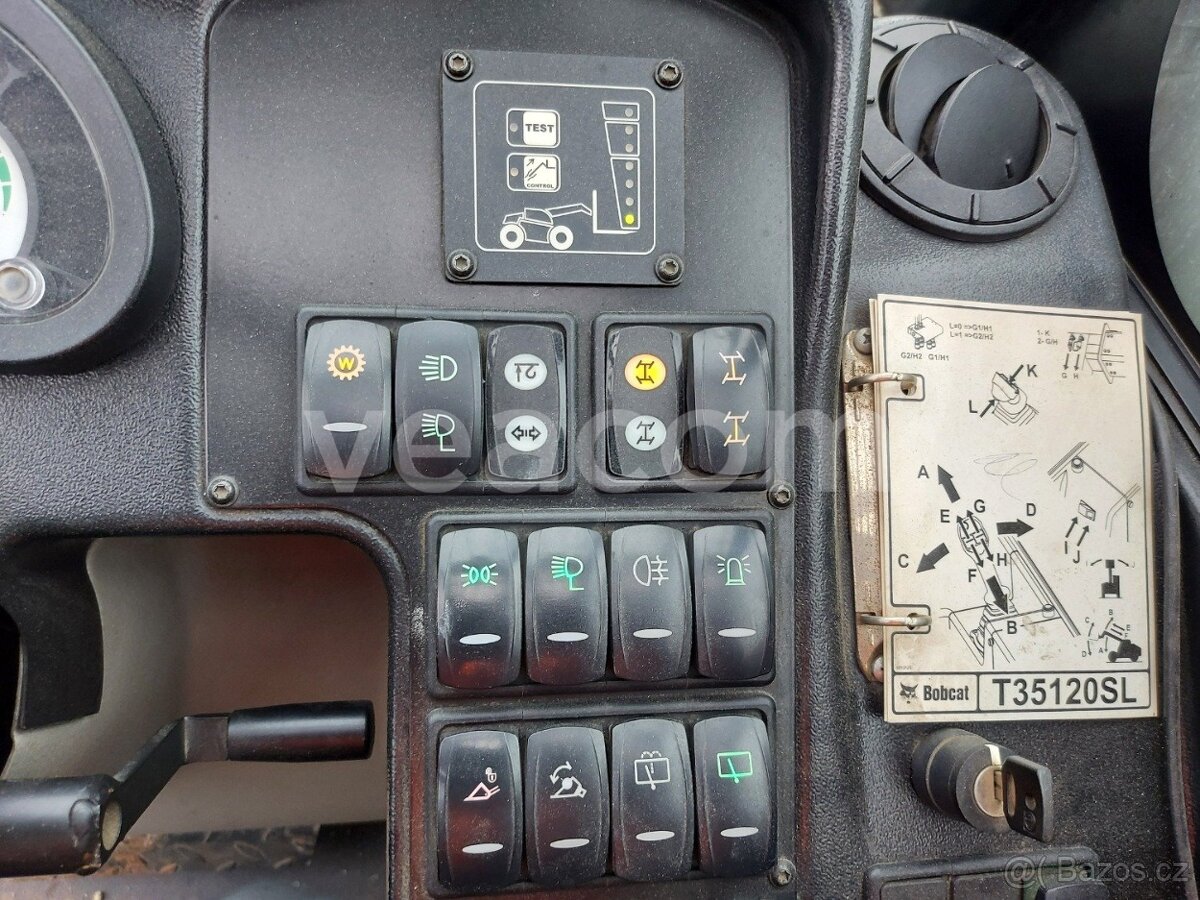 Bobcat T35 teleskopický manipulátor - 9