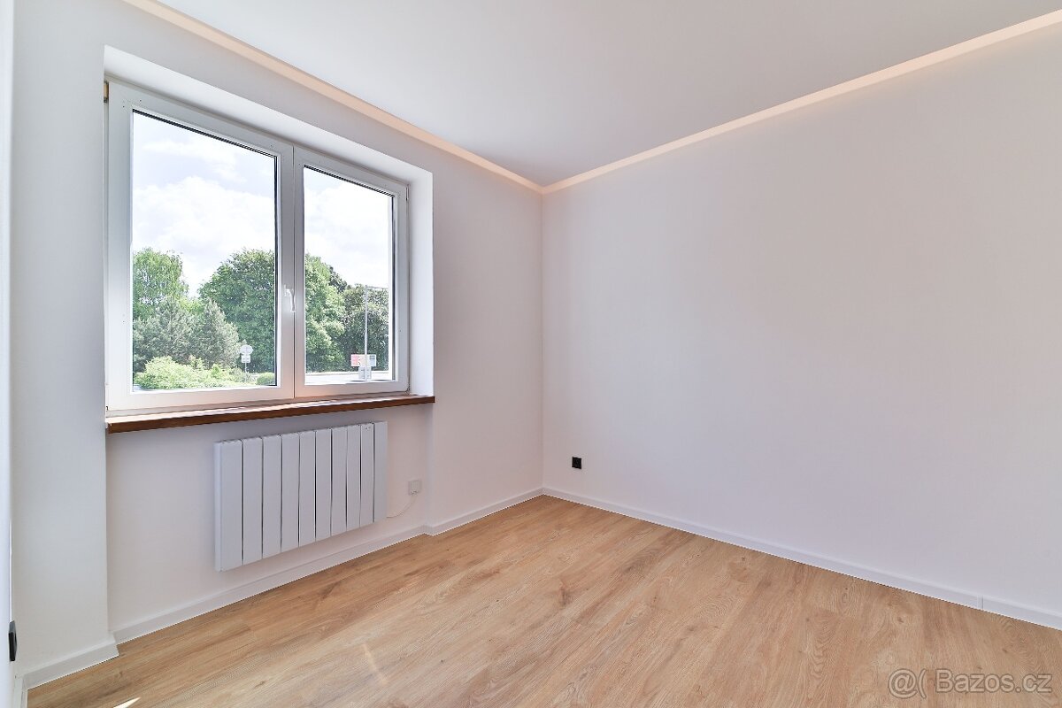 Pronájem bytu 2+1 66 m² U Divadla, Sokolov - 9