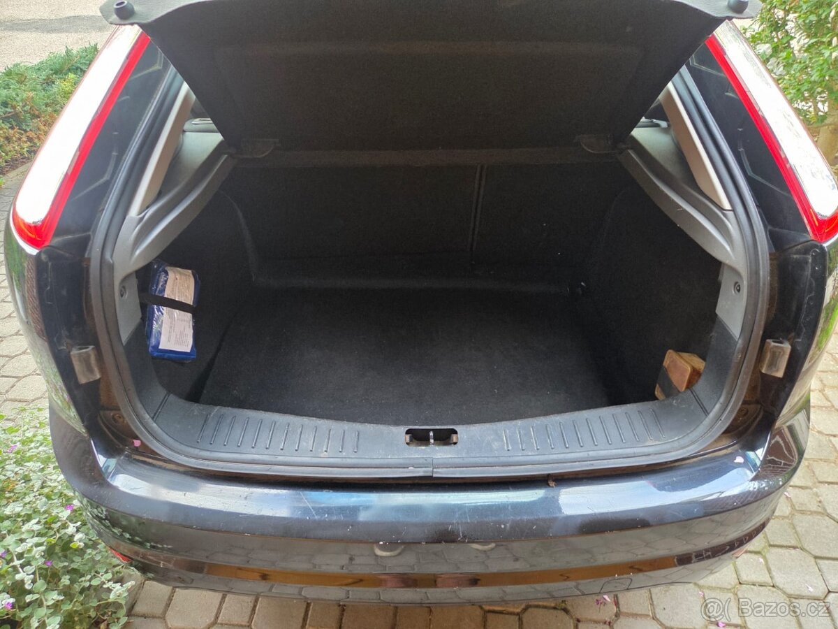 Ford Focus 1.6i - 9