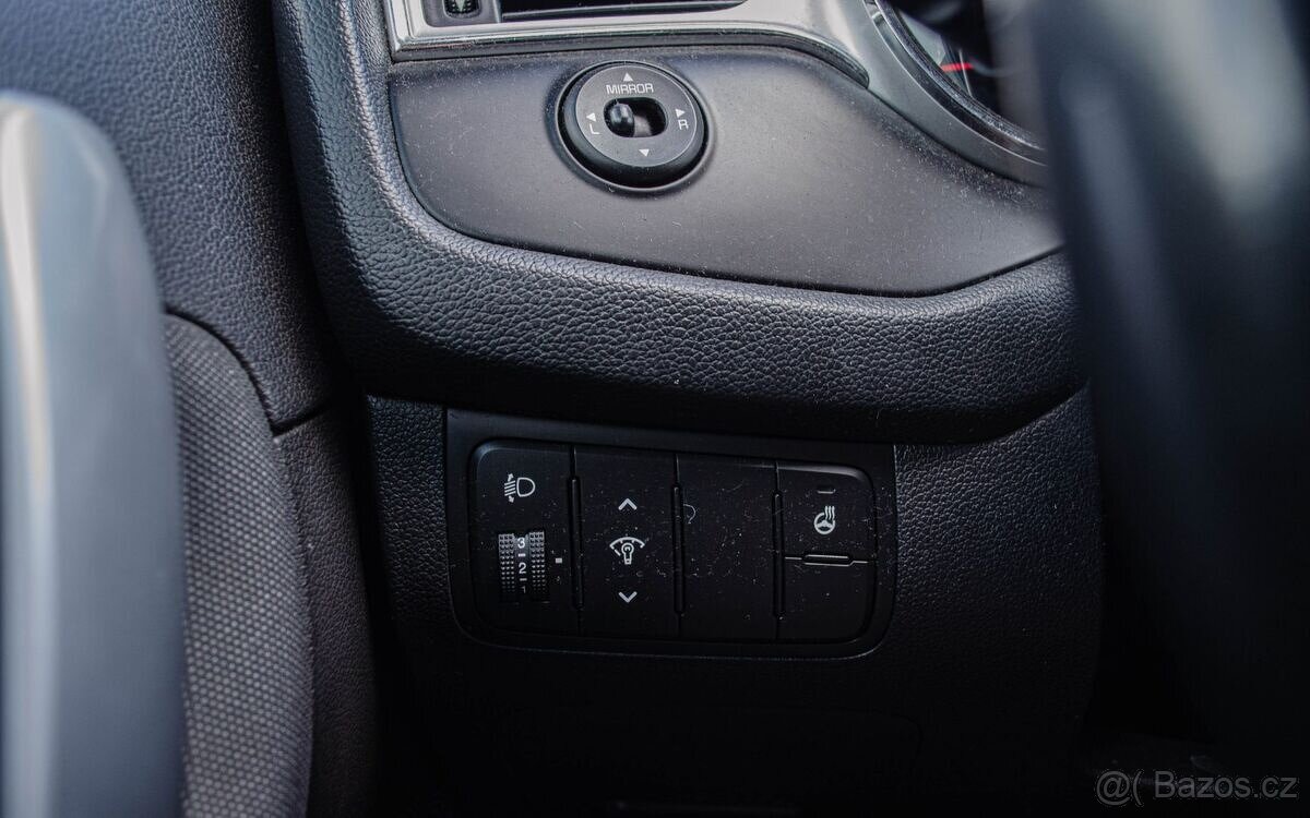 KIA Ceed SW Kombi 1.6 CRDi - 9