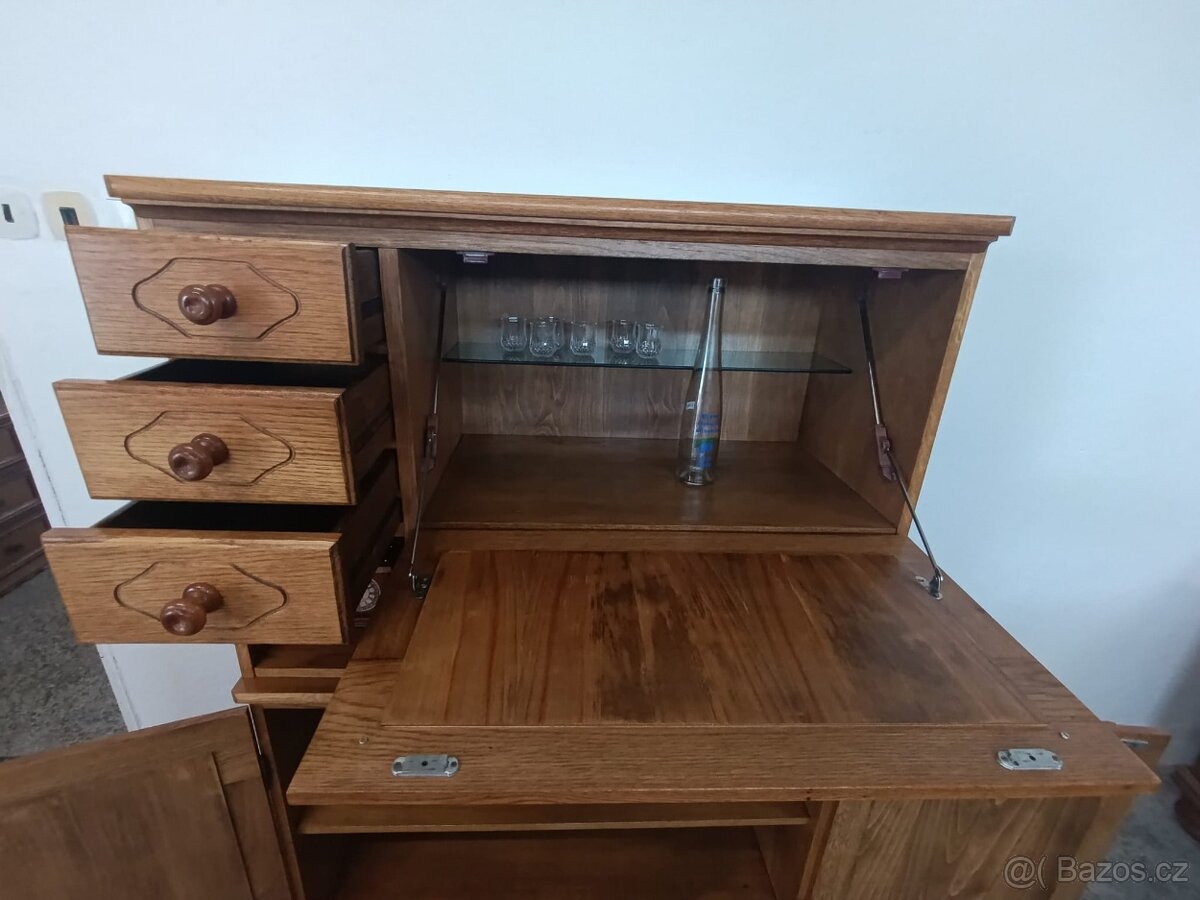 Rustikální masivní skříň - 9