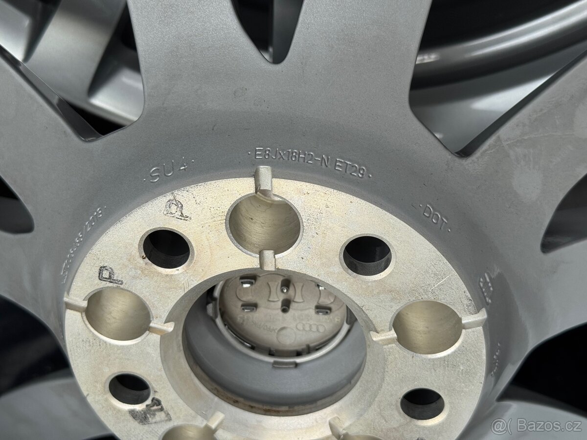 ORIGINAL AUDI R18 + ZIMNI SADA 235/55 R18 Pirelli - 9