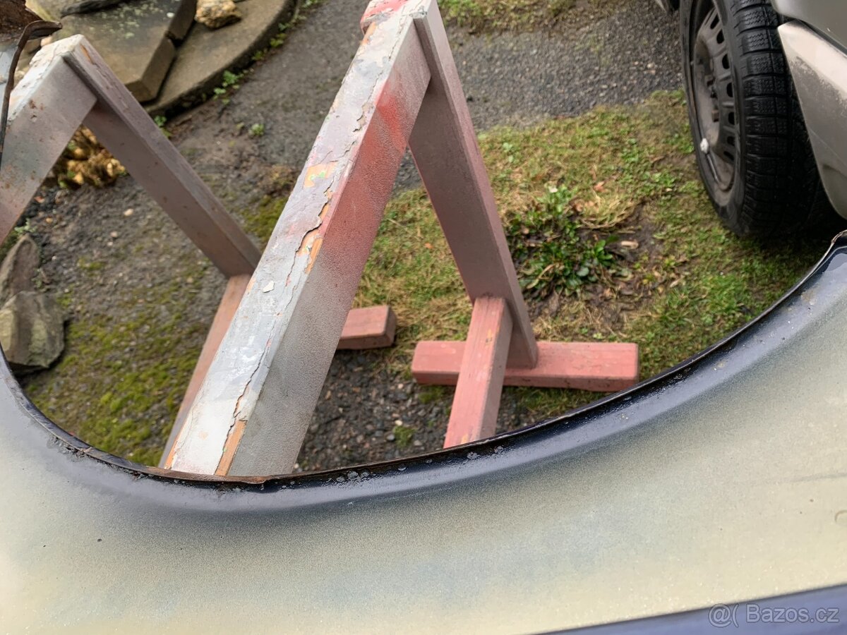 P: Pravý přední blatník BMW e36 sedan - 9