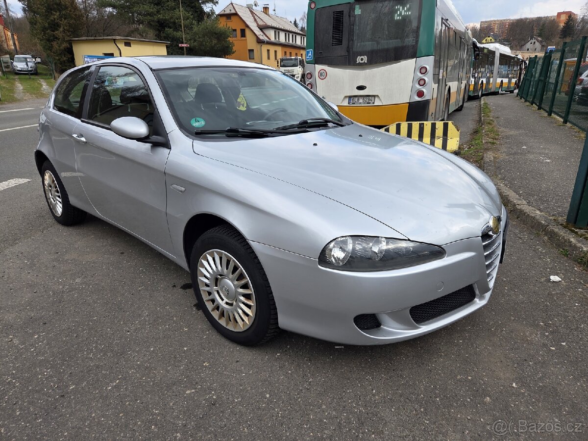 Alfa Romeo 147 1.6 i 3dv. 77kW - 9