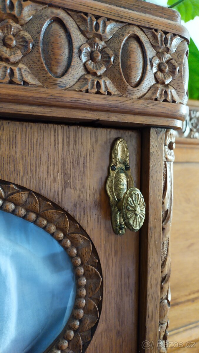 Starožitná dubová ložnice - 9