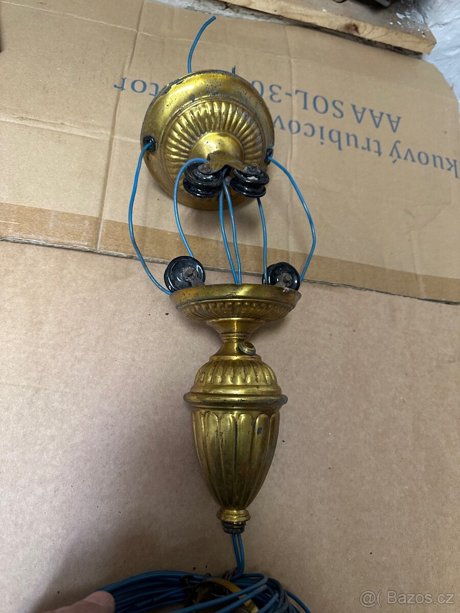 Stolní větráček, lampička, stahovací lustr - 9