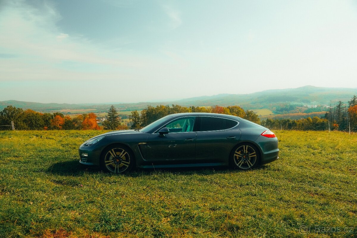 PORSCHE PANAMERA 4S 400HP V8 - 9