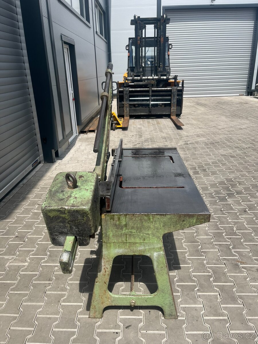 Nůžky tabulové 1000/2 - 9